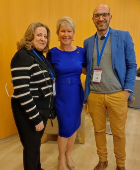 Mercedes Muro y Manuel de Codes con Jennifer Jones, Presidente de Rotary International.